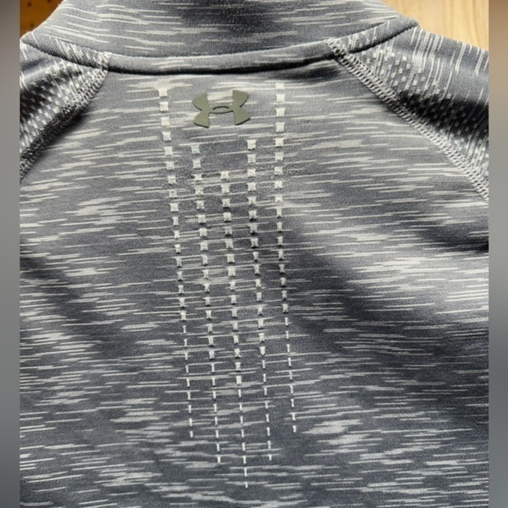 Under Armour Fitted HeatGear 1/4 Zip Pullover in Slate (Size Medium) - Picture 7 of 10